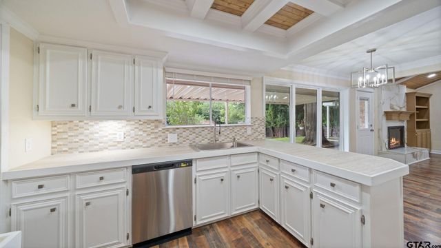 110 Linda Ln, Athens, TX 75751