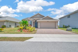 408 Seafoam Cir, Fort Pierce, FL 34945