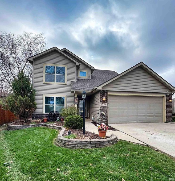 13226 Indiana Street, Grabill, IN 46741