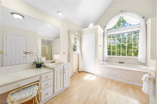6170 Nicholson Drive, Hudson, OH 44236