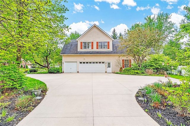 6170 Nicholson Drive, Hudson, OH 44236