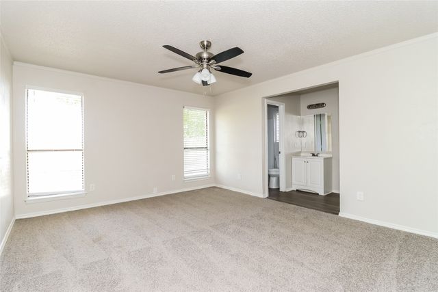 4710 Green Hollow Drive, Arlington, TX 76017
