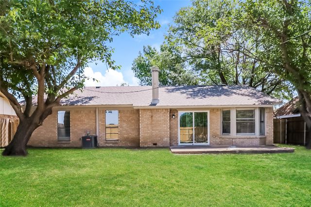 4710 Green Hollow Drive, Arlington, TX 76017