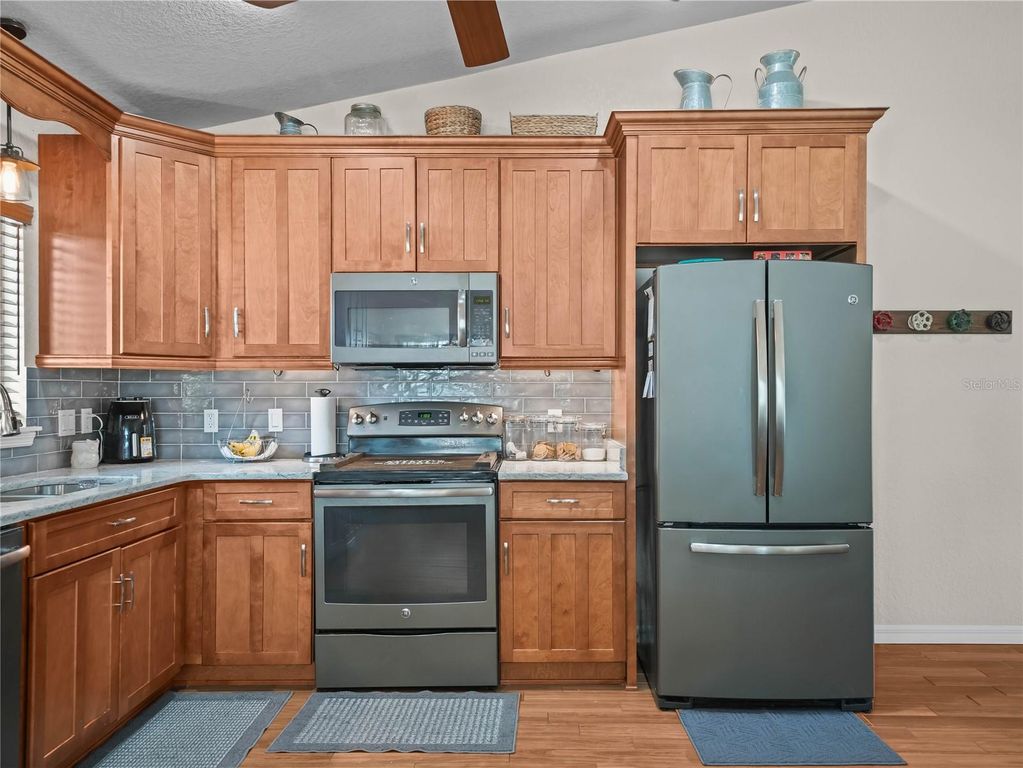 Image 11 of property listing at 1055 SUNSET TRAIL, Babson Park, FL 33827