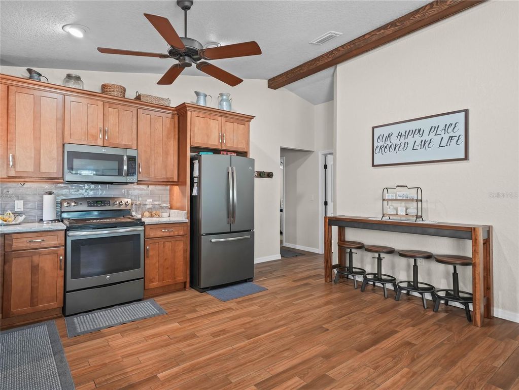 Image 12 of property listing at 1055 SUNSET TRAIL, Babson Park, FL 33827