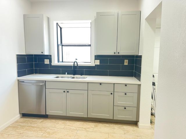 1016 X St, Sacramento, CA 95818