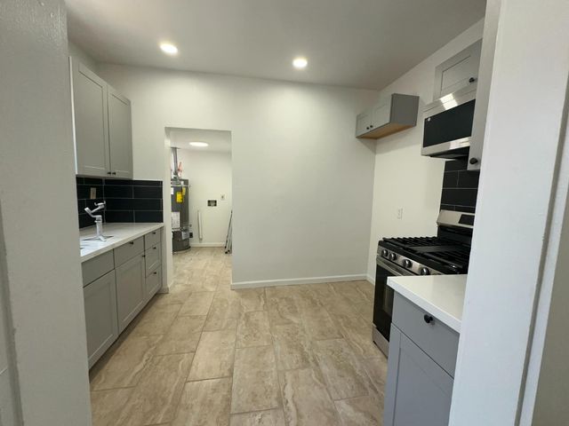 1016 X St, Sacramento, CA 95818