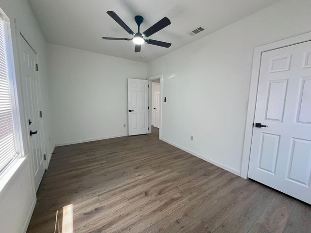 1016 X St, Sacramento, CA 95818