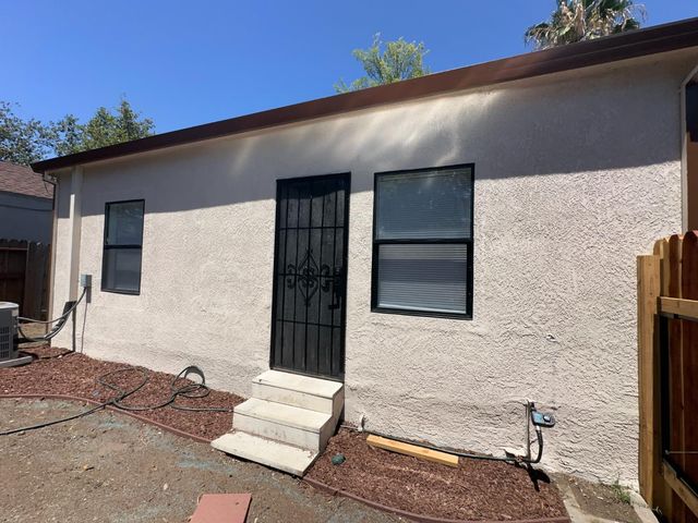 1016 X St, Sacramento, CA 95818