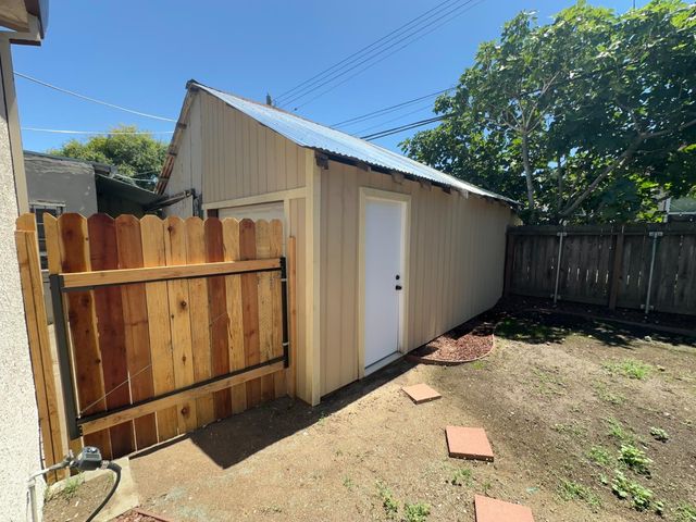 1016 X St, Sacramento, CA 95818