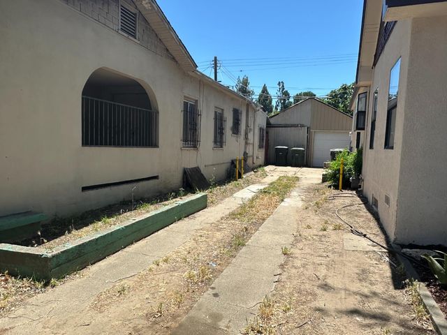 1016 X St, Sacramento, CA 95818
