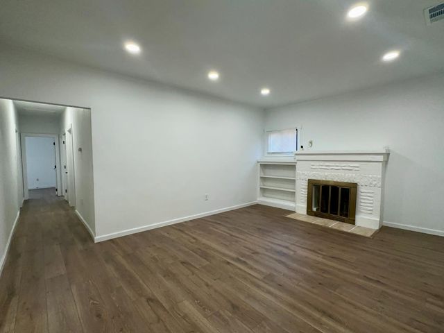 1016 X St, Sacramento, CA 95818