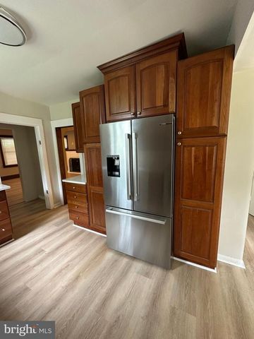 541 W JERSEY AVE, Woodbury Heights, NJ 08097