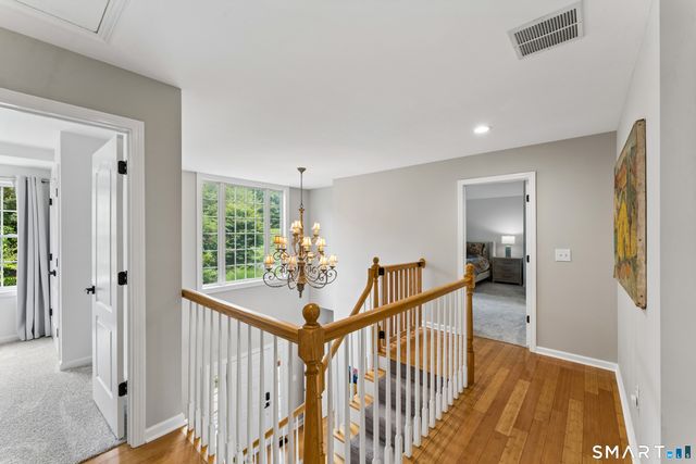 10 Pearl Street, Newtown, CT 06482