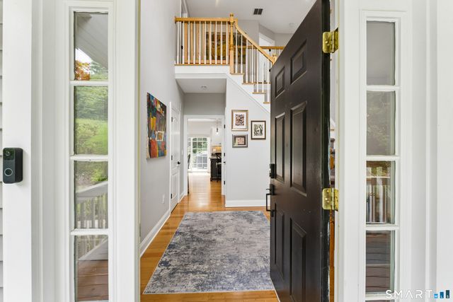 10 Pearl Street, Newtown, CT 06482