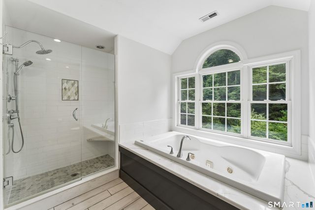 10 Pearl Street, Newtown, CT 06482