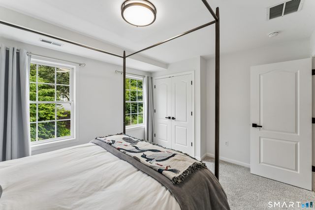10 Pearl Street, Newtown, CT 06482