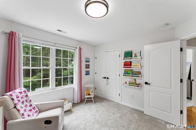 10 Pearl Street, Newtown, CT 06482