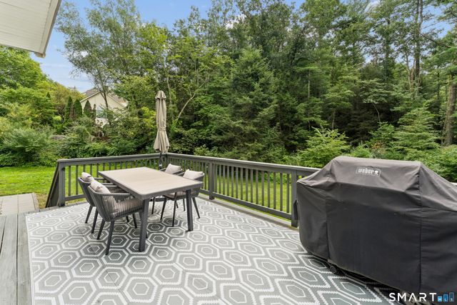 10 Pearl Street, Newtown, CT 06482