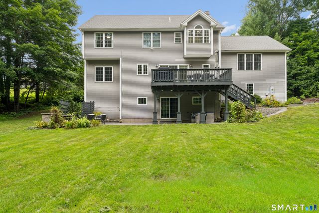 10 Pearl Street, Newtown, CT 06482