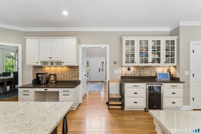 10 Pearl Street, Newtown, CT 06482