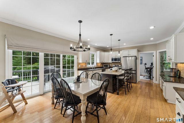 10 Pearl Street, Newtown, CT 06482
