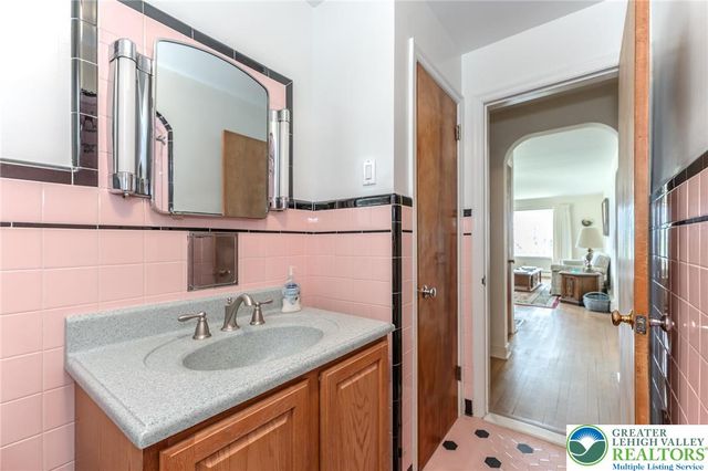 623 East Hamilton Street, Allentown City, PA 18109
