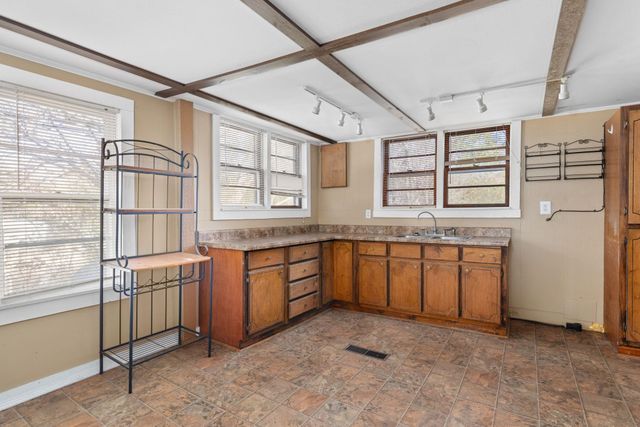 10 COUNTY ROAD 440 RD, Iuka, MS 38852