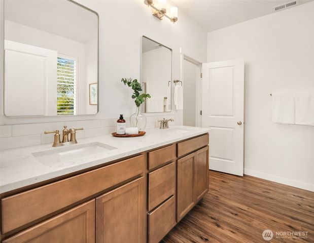 2401 E 16th Street, Bremerton, WA 98310