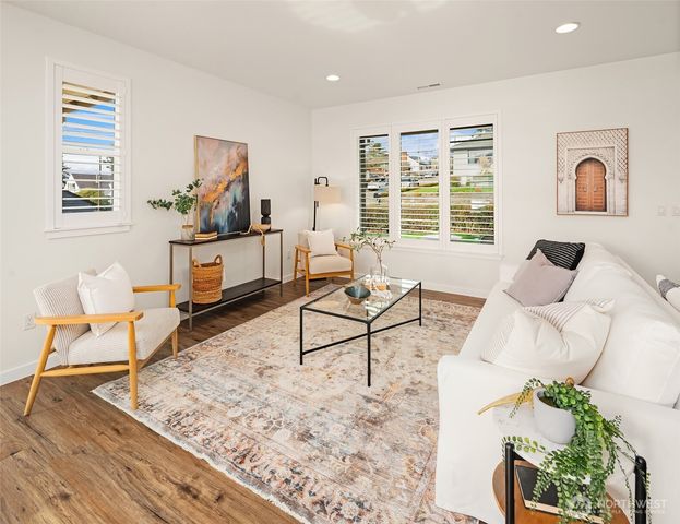 2401 E 16th Street, Bremerton, WA 98310