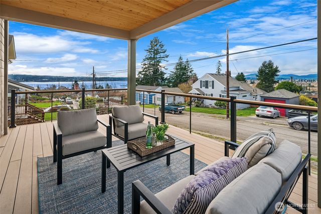 2401 E 16th Street, Bremerton, WA 98310