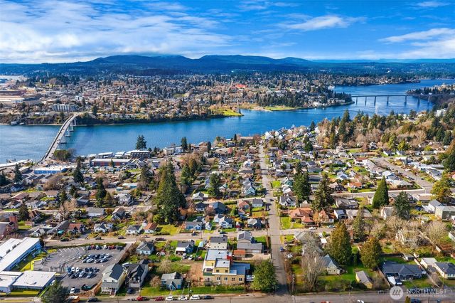 2401 E 16th Street, Bremerton, WA 98310