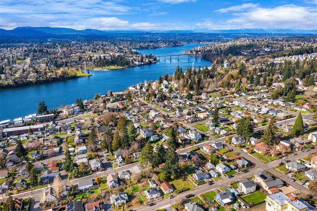 2401 E 16th Street, Bremerton, WA 98310