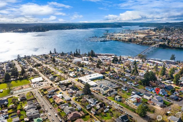 2401 E 16th Street, Bremerton, WA 98310