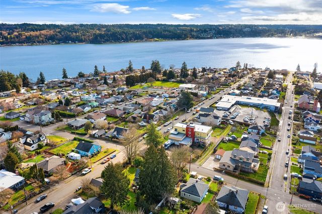 2401 E 16th Street, Bremerton, WA 98310