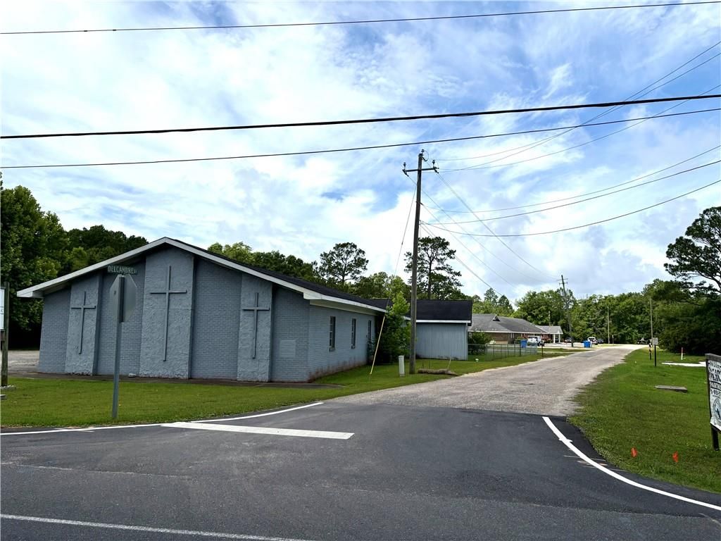14250 Wintzell Avenue S, Bayou La Batre, AL 36509 — photo 3