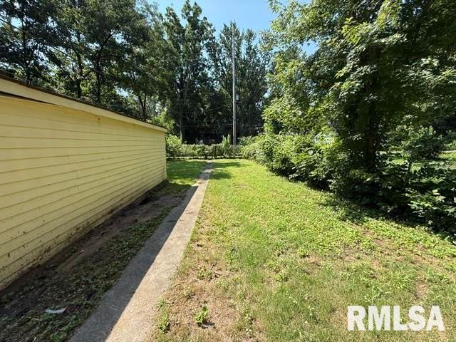2204 E ADAMS Street, Springfield, IL 62703