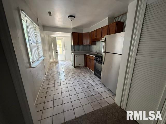 2204 E ADAMS Street, Springfield, IL 62703