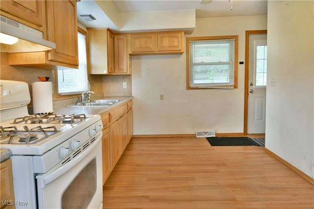 1529 Difford Drive, Niles, OH 44446