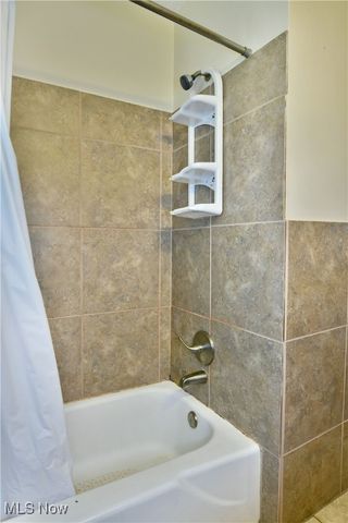 1529 Difford Drive, Niles, OH 44446