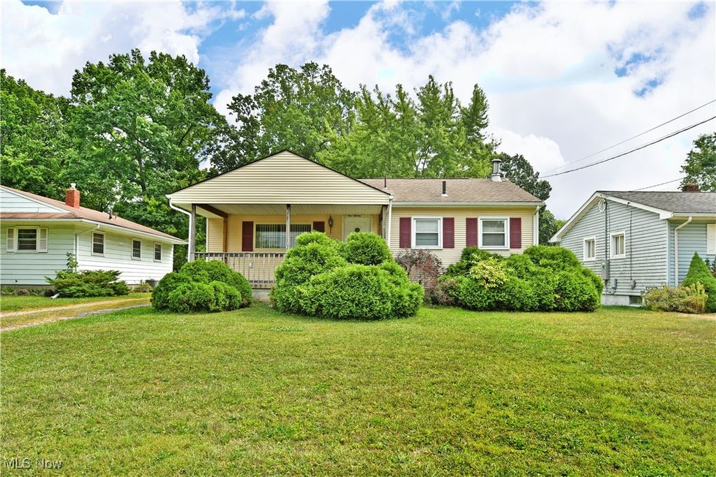 1529 Difford Drive, Niles, OH 44446