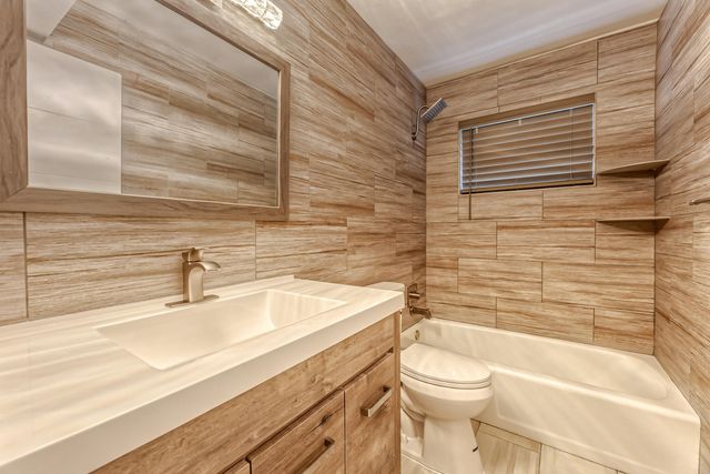 400 S Luna Court 3, Hollywood, FL 33021
