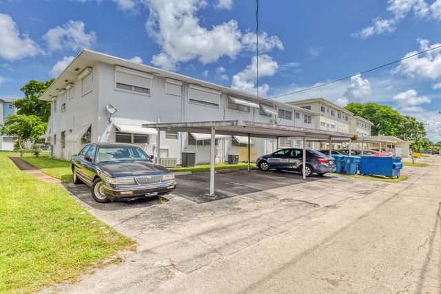 400 S Luna Court 3, Hollywood, FL 33021