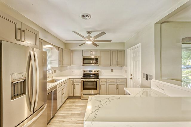400 S Luna Court 3, Hollywood, FL 33021