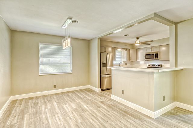 400 S Luna Court 3, Hollywood, FL 33021