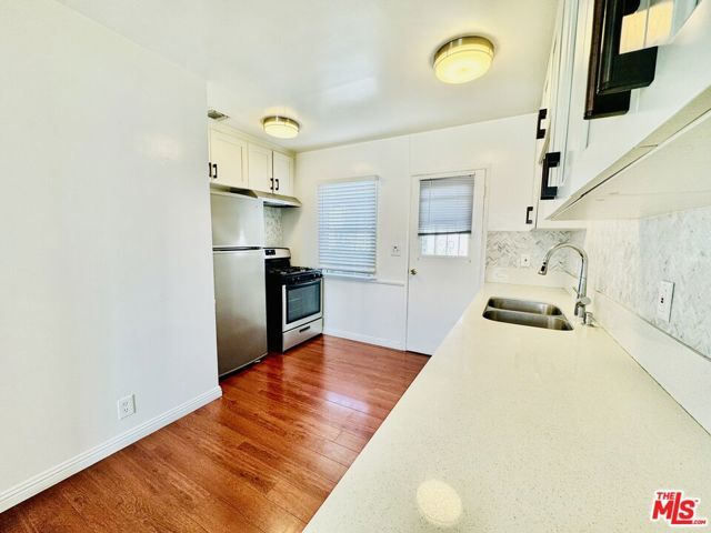 3711 Selby Avenue, Los Angeles, CA 90034