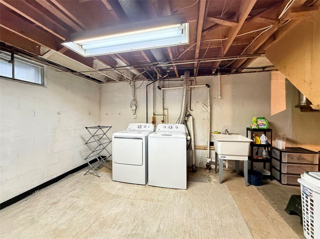 3167 W 24TH Street, Erie, PA 16506