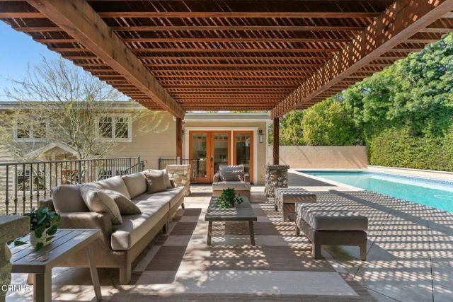 130 S Arroyo Boulevard, Pasadena, CA 91105