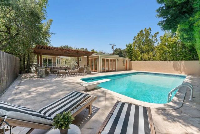 130 S Arroyo Boulevard, Pasadena, CA 91105
