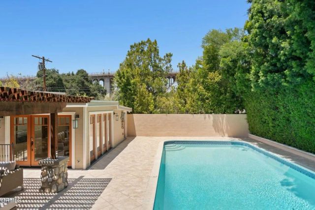 130 S Arroyo Boulevard, Pasadena, CA 91105